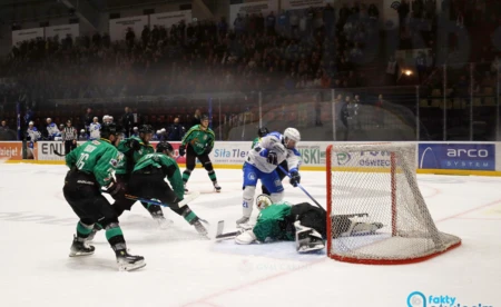 Goli jak na lekarstwo - FILMY, FOTO