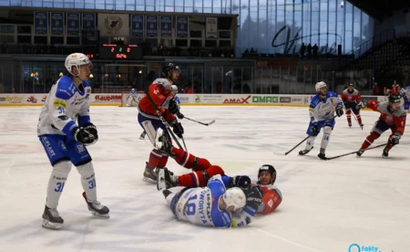 Pokaz siły. Oświęcimianie gromią - FOTO