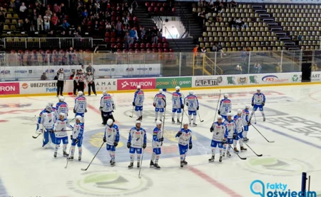 Polityka wpleciona nawet w sparingi - FELIETON