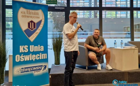 Hokejowy poniedziałek w sercu Oświęcimia