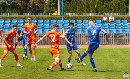 Piłka na środek. Zaczynamy 