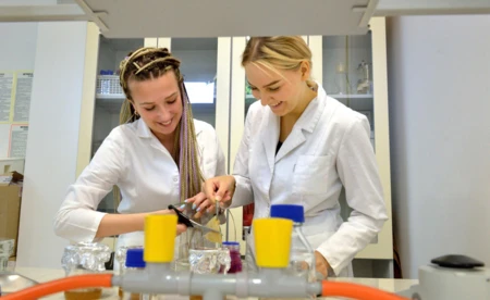 Bezpieczna, tania i smaczna, czyli… szynka z celulozy