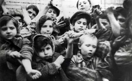 Pogoda wyzwolenia Auschwitz - FELIETON