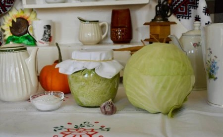 Tradycyjnie po wsi - kiszenie kapusty - FILM