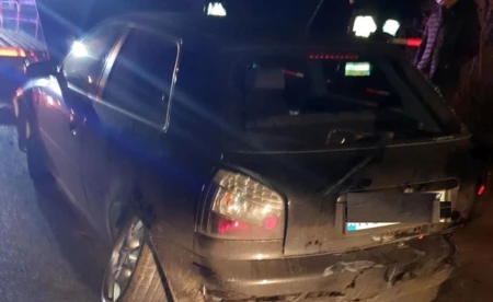 Roztrzaskał się na barierkach - FOTO