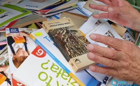 Ostatni akord, czyli książki ze szkolnej biblioteki na śmietniku - FOTO