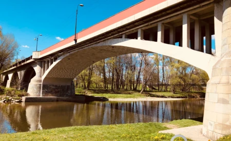 Przelotnie popada deszcz