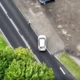 Policyjny dron zarejestrował pijaną kobietę prowadzącą samochód - FILM