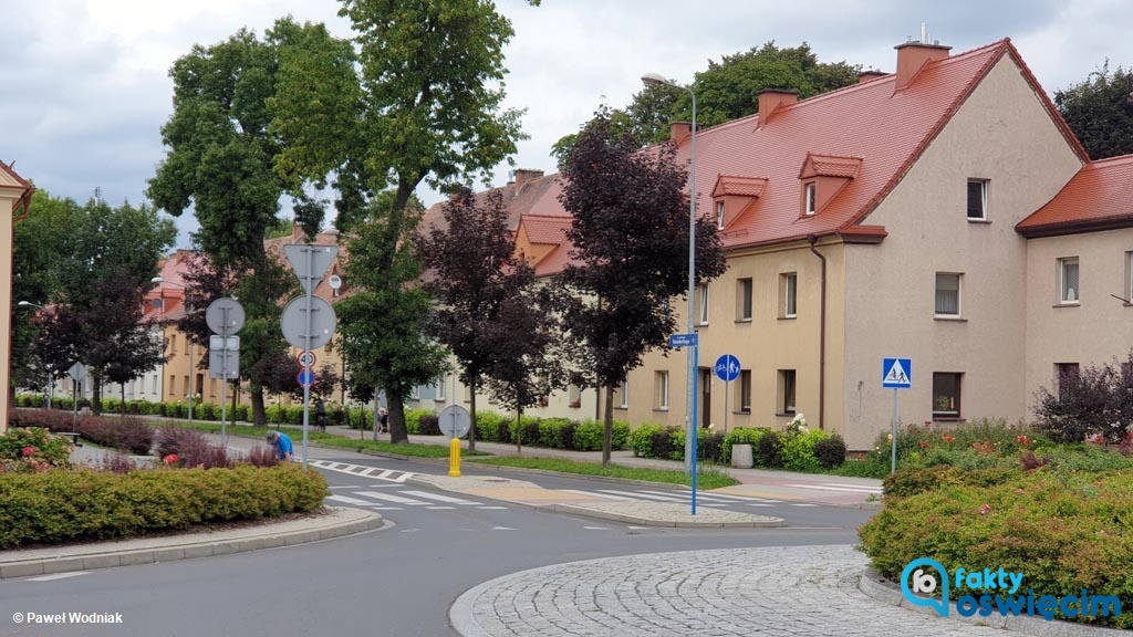  width=