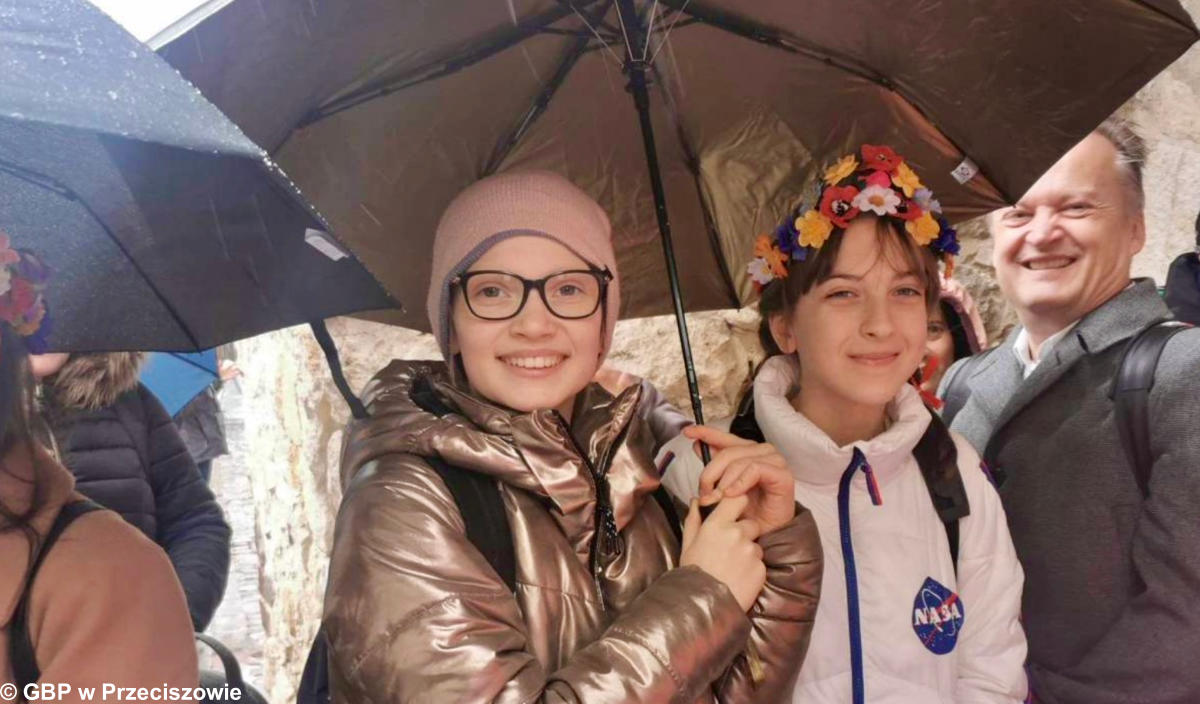W Krakowie zagościł korowód z pięknymi palmami. Tegoroczną edycję uświetnił dziecięco-młodzieżowy zespół pieśni i tańca PrzeCisza.