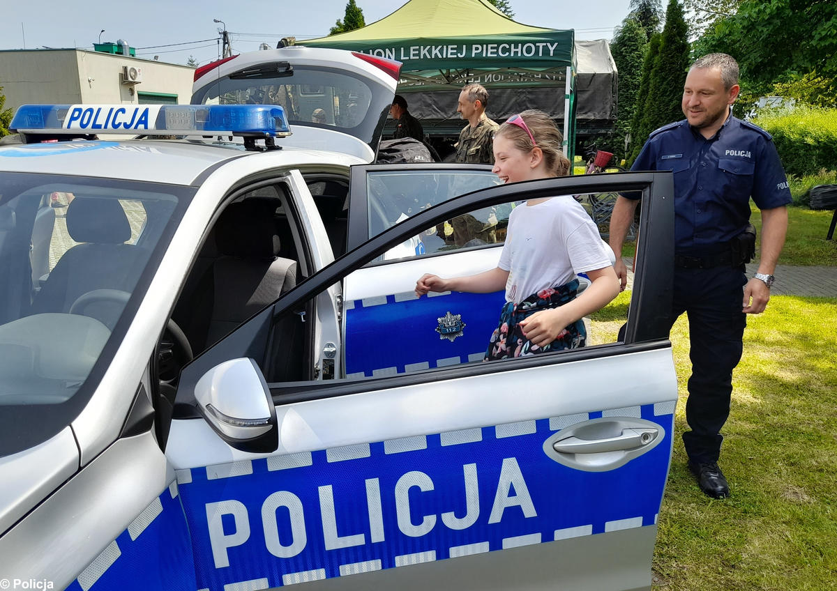 W ostatni weekend maja reprezentanci policji uczestniczyli również w spotkaniach plenerowych związanych z dniem dziecka.  
