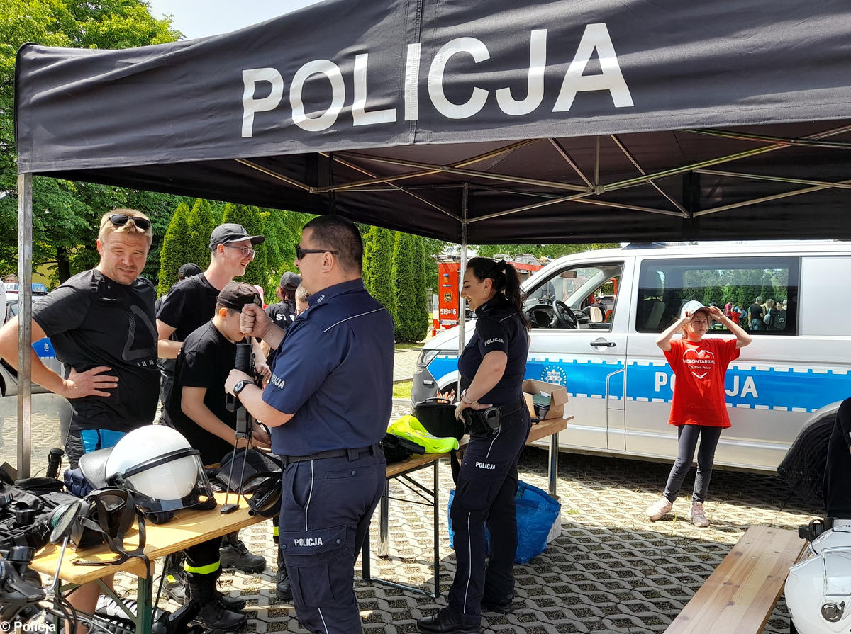 W ostatni weekend maja reprezentanci policji uczestniczyli również w spotkaniach plenerowych związanych z dniem dziecka.  