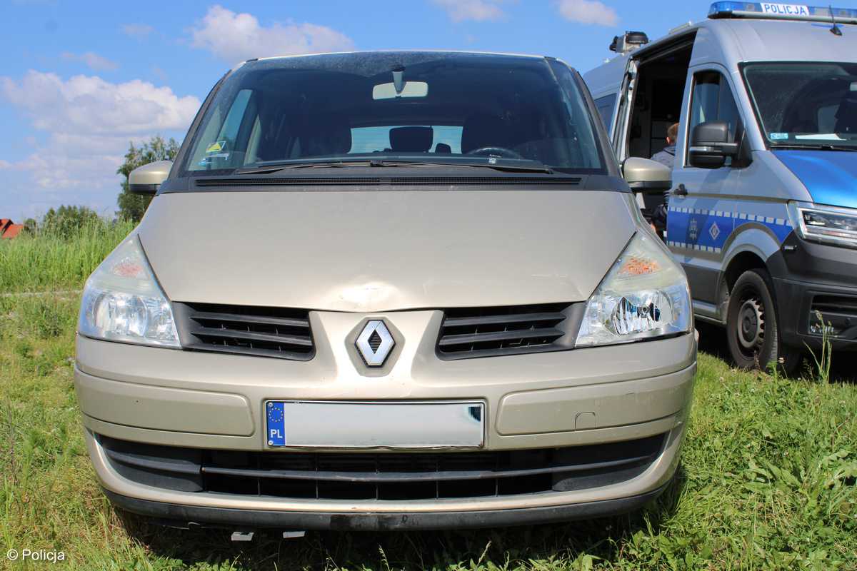 Rozbity renault