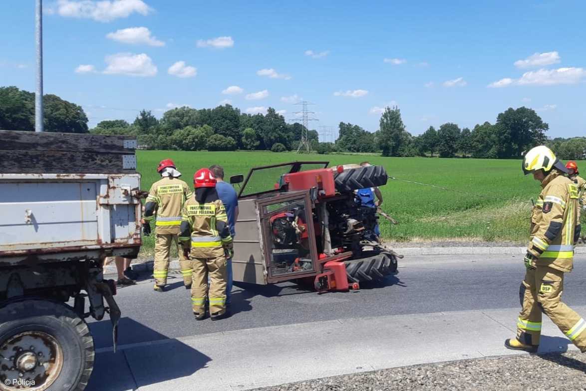 Przewrócony traktor
