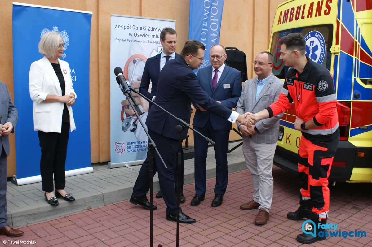 Nowy ambulans w Oświęcimiu