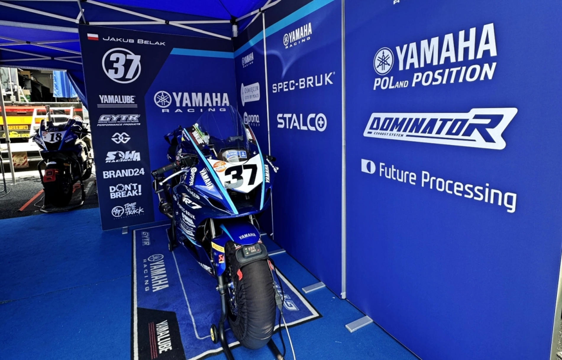 Podczas ostatniego weekendu oświęcimski motocyklista - Jakub Belak ścigał się na włoskim torze Vallelunga.