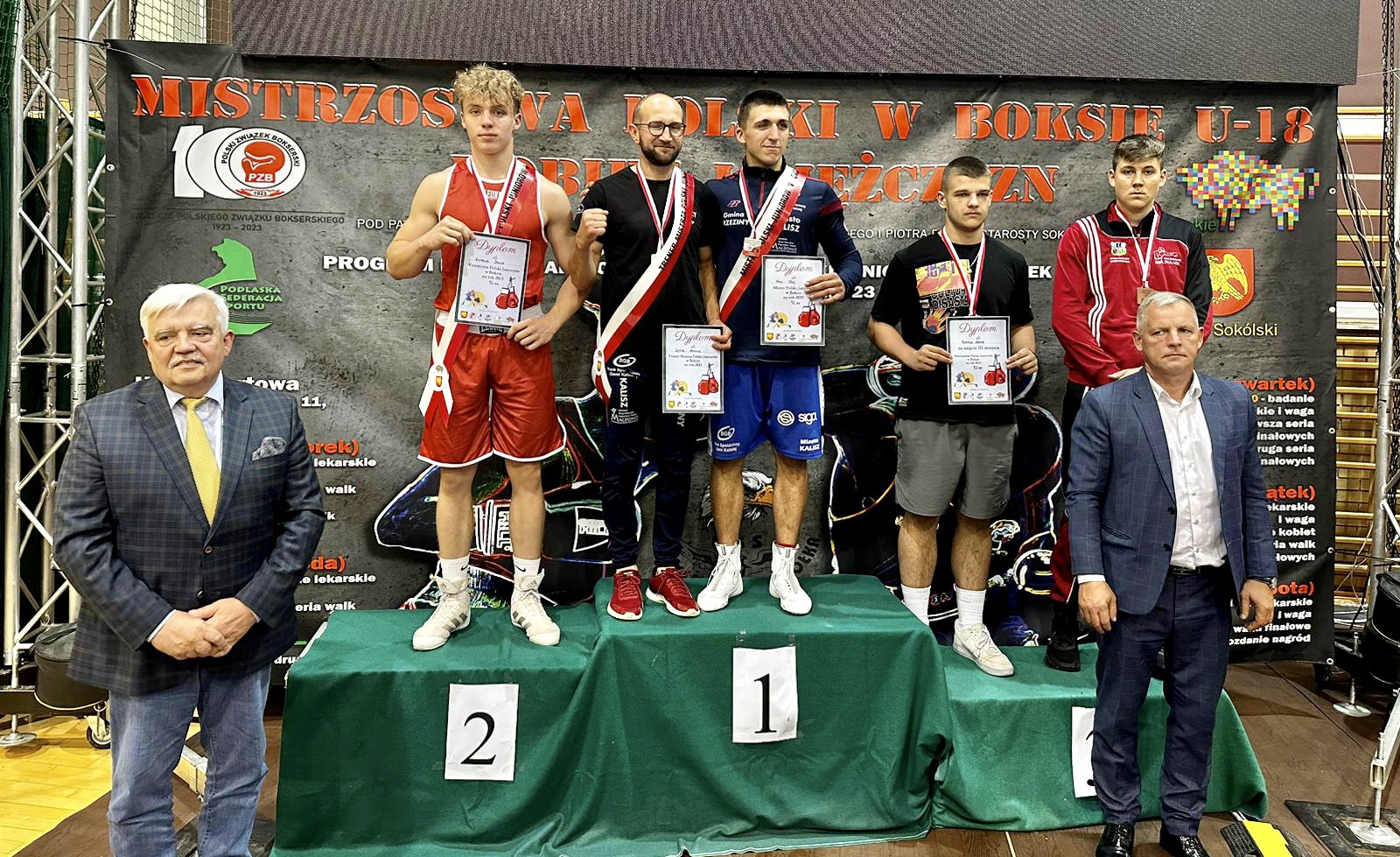 Dawid Kurdziel z Unii Boxing Oświęcim zdobył srebrny medal mistrzostw Polski juniorów w boksie olimpijskim.