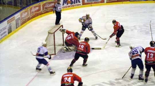 HOKEJ. Unia Oświęcim uległa pod naporem GKS Tychy