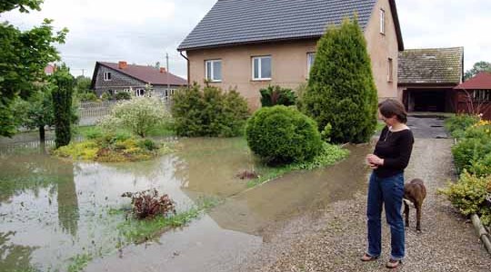 KĘTY. Jeden drugiemu, czyli woda niczyja