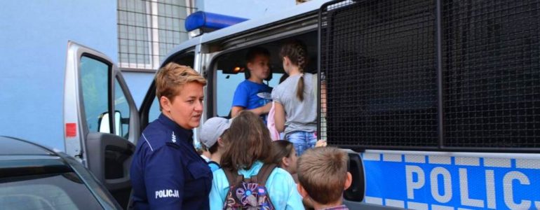 Półkoloniści zwiedzili oświęcimską komendę policji – FOTO