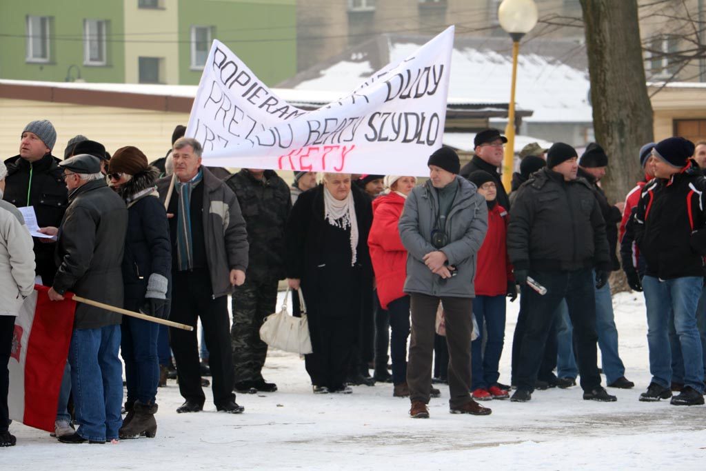 Brzeszcze, KOD, manifestacja, PiS, obrońcy