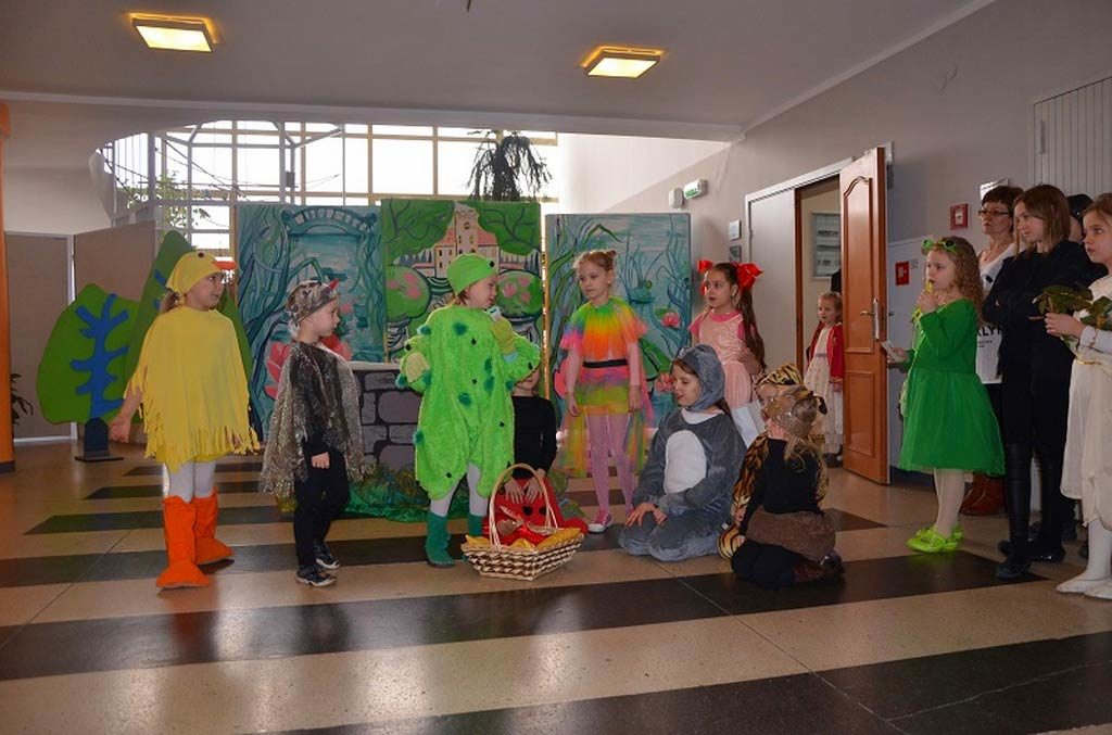 W Domu Kultury w Kętach pokazali się młodzi aktorzy - uczestnicy XXII Turnieju Interpretacji Bajki i Baśni.