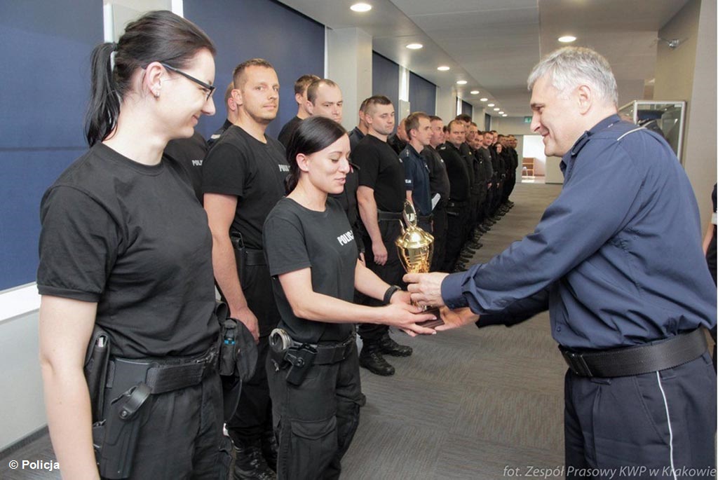 Oświęcim, Kraków, policja, pierwsza pomoc, pomoc, policjanci, policjantki