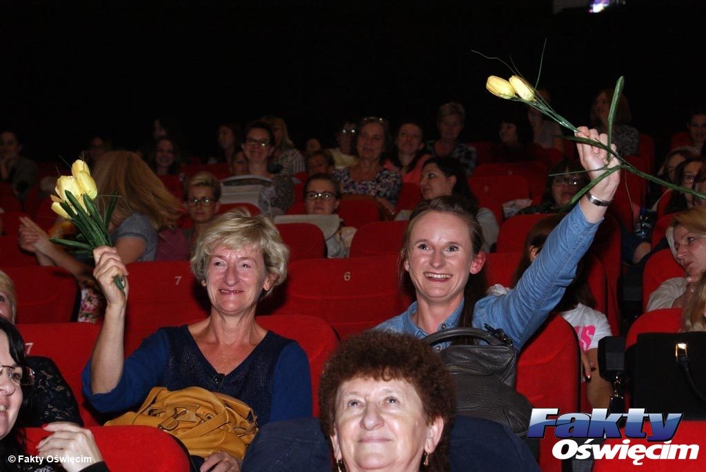 Cała sala pań, które przyszły do Planet Cinema w Oświęcimiu, odśpiewała gromkie „Sto lat” podczas wrześniowego „Kina dla kobiet”. Imprezie patronują Fakty Oświęcim.