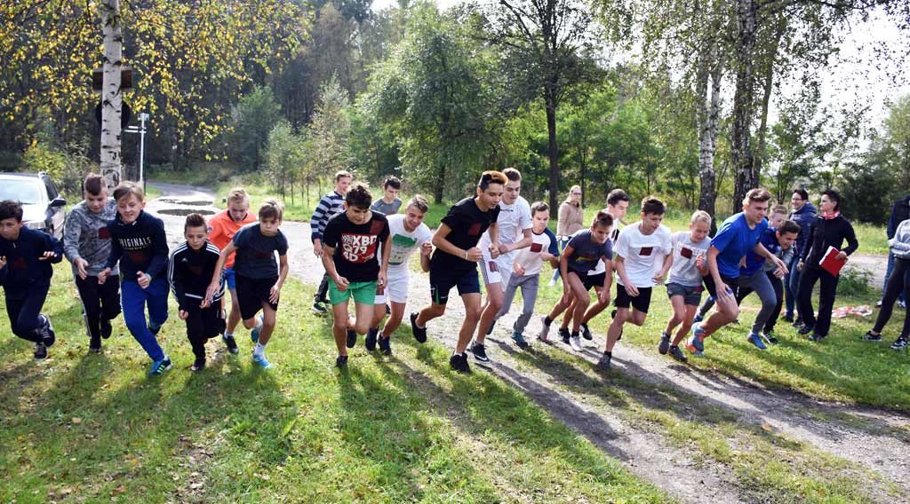 80 zawodników wzięło udział w 39. Biegu Szewców. Młodzież wystartowała w dwóch kategoriach wiekowych: szkoła podstawowa oraz gimnazjum. Trasa zlokalizowana została tradycyjnie w obrębie stawów w Chełmku.