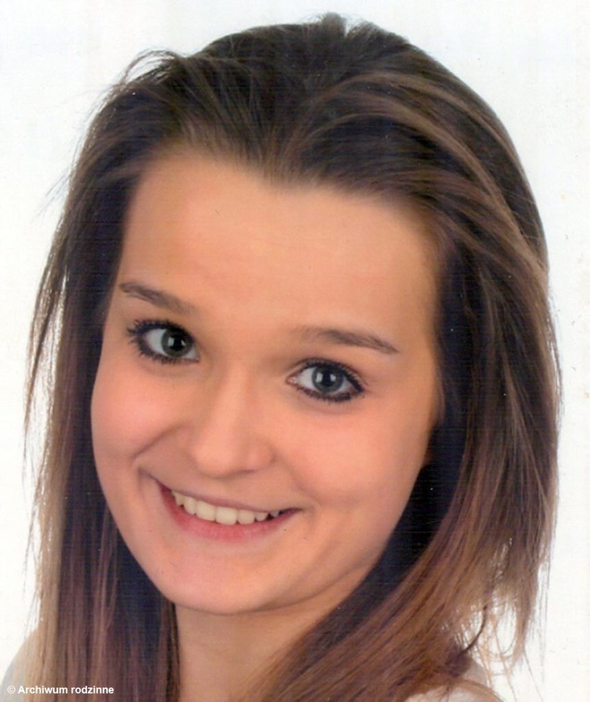 Oświęcimska policja nadal poszukuje 17-letniej Kariny Staroń. Dziewczyna zaginęła prawie dwa miesiące temu. Poszukiwania objęły całą Europę.