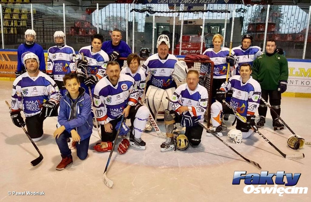 „Na pewno nie damy pozostawić się na lodzie” - mówi drużyna Małej Orkiestry Wielkiej Pomocy przed IV Charytatywnym Meczem Hokejowym pod patronatem Faktów Oświęcim.