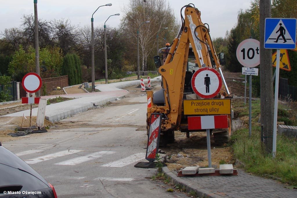 Dzisiaj rozpoczął się kolejny etap prac na ulicy świętej Barbary w Oświęcimiu. Droga będzie zamknięta do połowy grudnia.