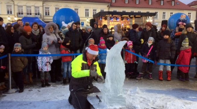 W weekend 16 i 17 grudnia zapraszamy na oświęcimski rynek na Jarmark Świąteczny. Podobnie jak w roku ubiegłym przygotowano wiele atrakcji.