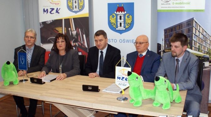 Miejski Zakład Komunikacji w Oświęcimiu podpisał umowę z firmą Solaris na zakup 19 autobusów. Pierwsze nowe solarisy trafią do miasta w kwietniu.