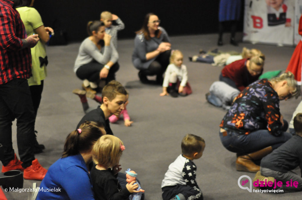 W ostatnią niedzielę w kinie Planet Cinema odbyły się Poranki dla Dzieci. Maja Bratus poprowadziła zabawy dla maluchów, były zachwycone.