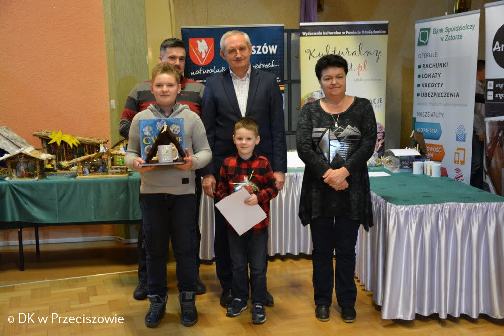 Piąty w Domu Kultury w Przeciszowie odbył się konkurs szopek bożonarodzeniowych. Konkurs skierowany jest do dzieci i młodzieży z terenu Doliny Karpia.