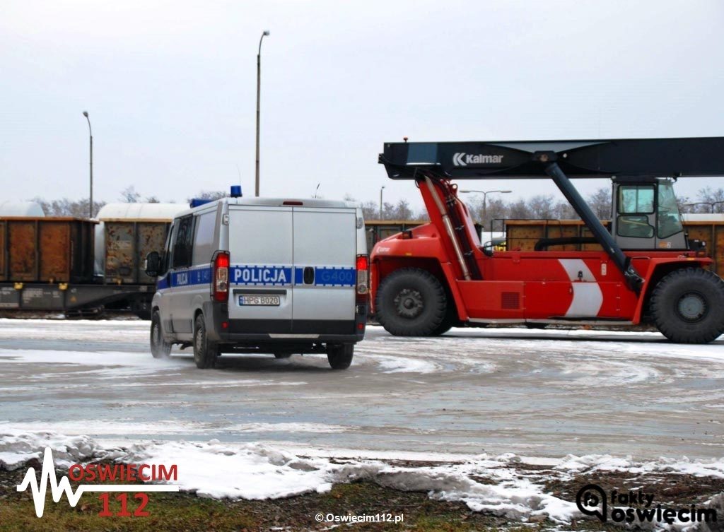 W środę we Włosienicy doszło do nieszczęśliwego wypadku. Wagon uszkodził rękę 31-letniego pracownika.