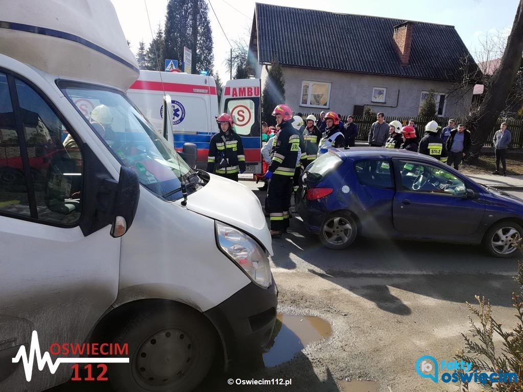 Piątkowy wypadek w Przeciszowie rozpoczął serię niebezpiecznych zdarzeń drogowych na traktach powiatu oświęcimskiego. Piszemy o nich w eFO.