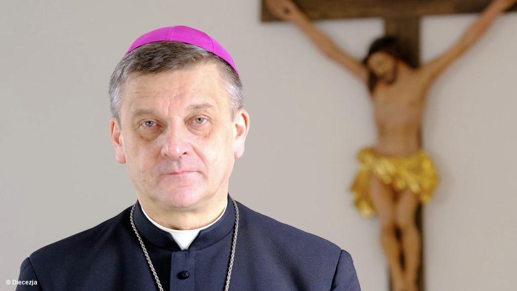 Ksiądz Roman Pindel, biskup ordynariusz bielsko-żywiecki, składa życzenia wielkanocne wiernym ze swojej diecezji. Obejrzyjcie krótki film.