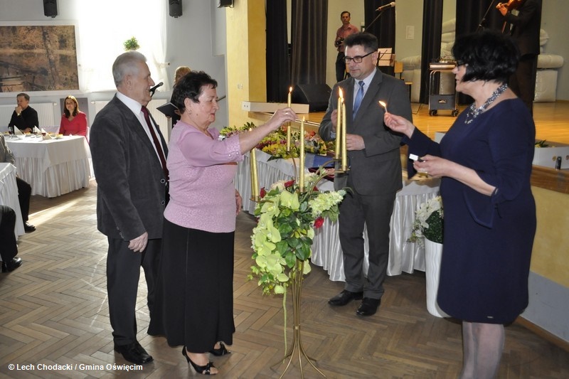 Diamentowe i Złote Gody świętowali mieszkańcy gminy Oświęcim, którzy przeżyli z sobą 60 i 50 lat od dnia zawarcia małżeństwa. Gratulujemy.