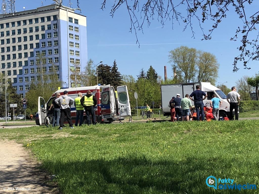 Dzisiaj po południu samochód dostawczy potrącił dziewięcioletnią dziewczynkę. Dziecko do szpitala w Krakowie zabrał śmigłowiec Lotniczego Pogotowia Ratunkowego.