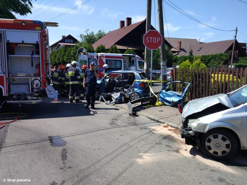 Dwie osoby trafiły dziś do Szpitala Powiatowego w Oświęcimiu po dwóch zdarzeniach drogowych. Do potrącenia doszło w Zatorze, a do zderzenia w Kętach.