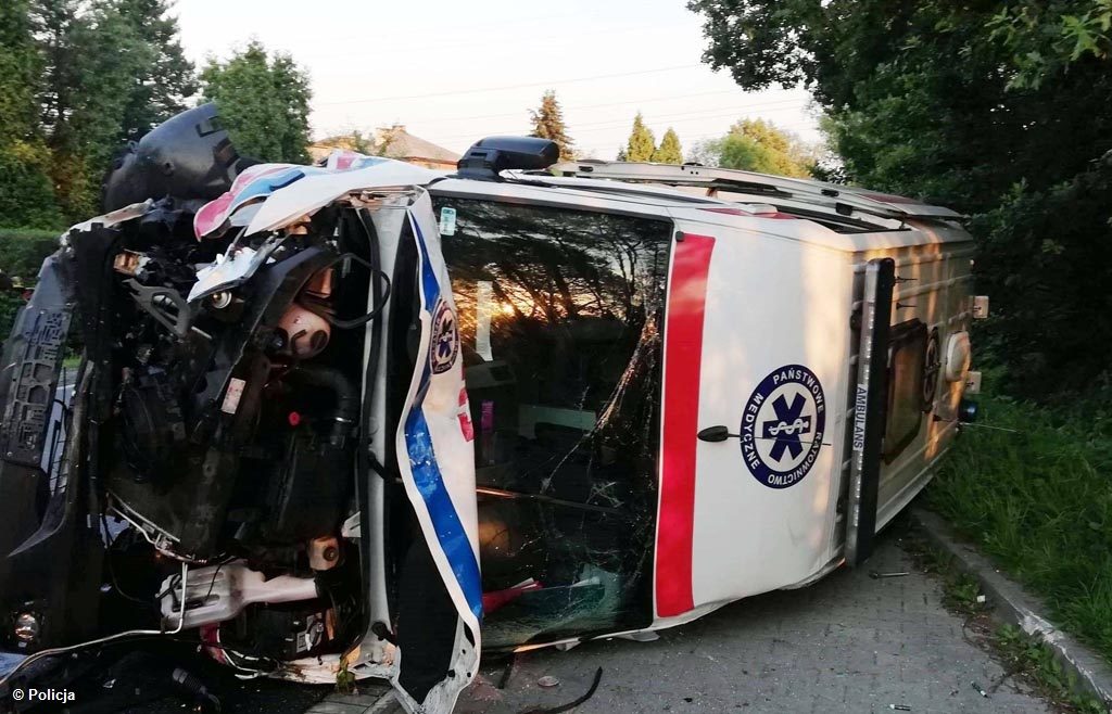 Po wypadku jednej z karetek oświęcimskiego pogotowia ratunkowego i awarii drugiej, dyrekcja szpitala zapewnia, że jeśli chodzi o tabor ratowniczy, powiat jest zabezpieczony.