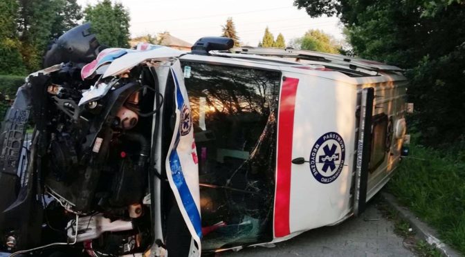 Po wypadku jednej z karetek oświęcimskiego pogotowia ratunkowego i awarii drugiej, dyrekcja szpitala zapewnia, że jeśli chodzi o tabor ratowniczy, powiat jest zabezpieczony.