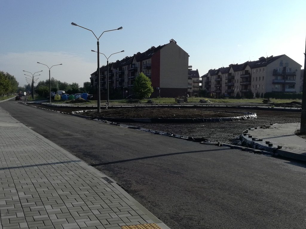 Powoli dobiega końca przebudowa ulic Św. Barbary, 11 Listopada i części Zagrodowej w Oświęcimiu. Remonty powinny zakończyć się w drugiej połowie sierpnia.