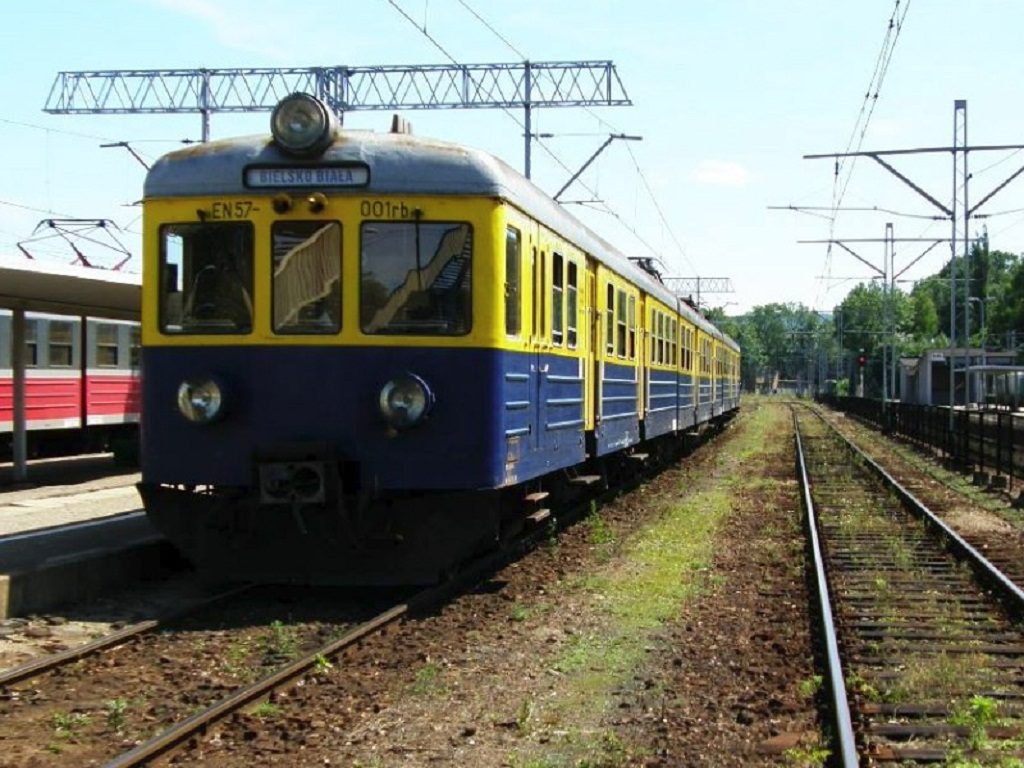 Od najbliższej niedzieli ruch na trasie Kęty - Bielsko-Biała zostanie wstrzymany. Na czas remontu trasy będzie uruchomiona zastępcza komunikacja autobusowa.