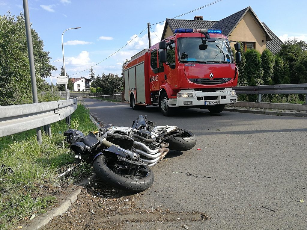 Wczoraj w Bieruniu na skrzyżowaniu ulic Wawelskiej z Równoległą doszło do wypadku z udziałem 32-letniego motocyklisty z Brzeszcz.
