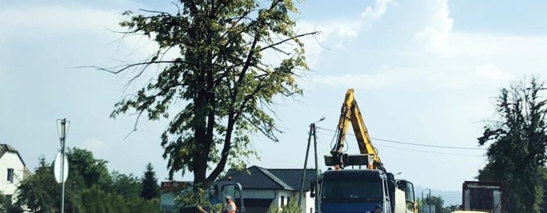 Rozrzucał pachołki na jezdni