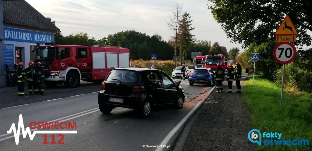 Młoda kobieta rozbiła trzy samochody na ulicy Beskidzkiej w Grojcu. Do zdarzenia doszło na skrzyżowaniu, które będzie dziś tematem debaty mieszkańców.