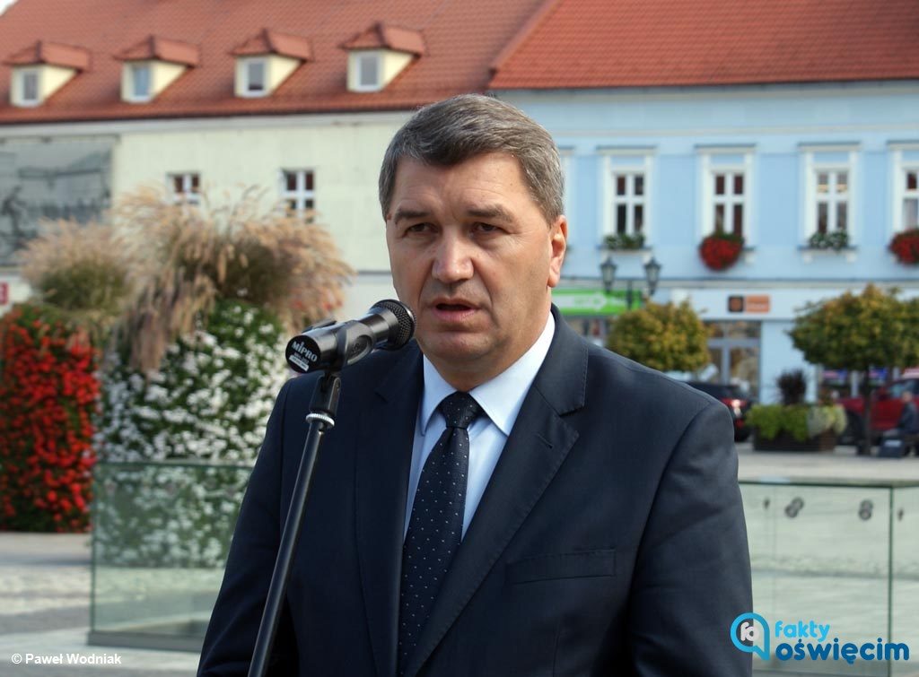 „Dyrektor Leszek Palus podjął niezrozumiałą i złą decyzję o zaprzestaniu emitowania internetowego Radia Oświęcim” - mówi Janusz Chwierut, prezydent miasta.